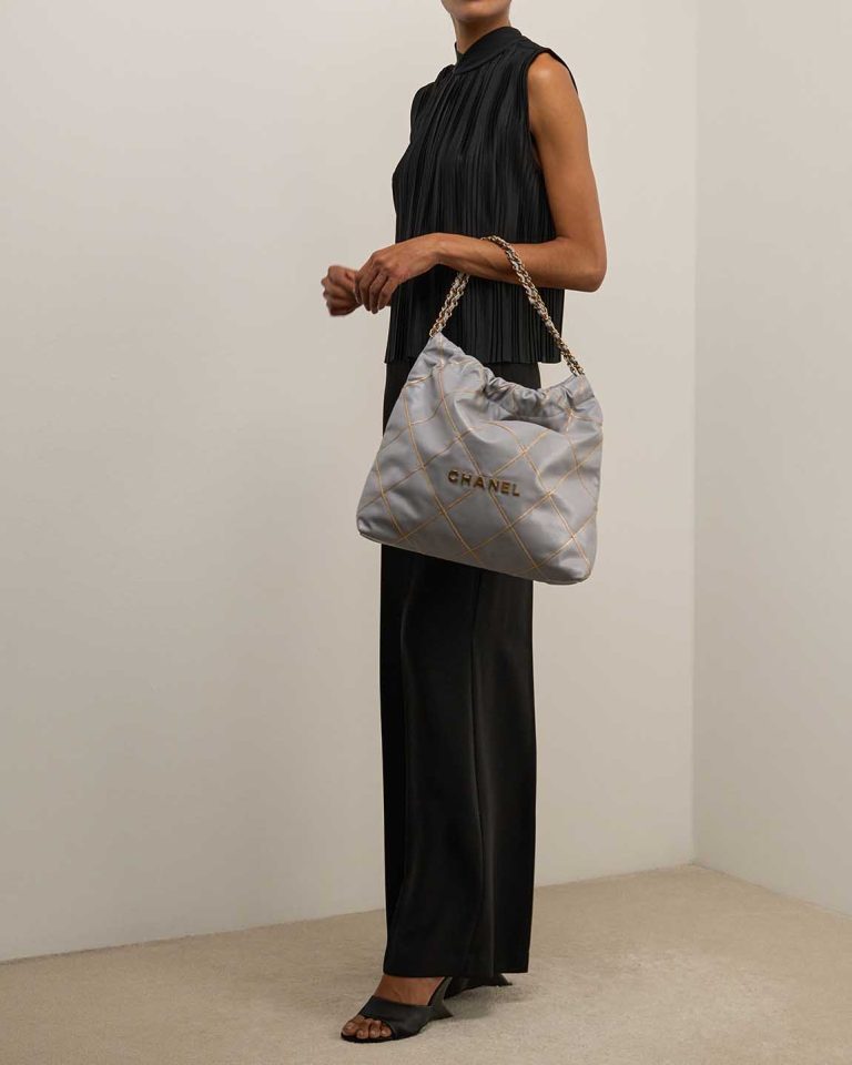 Chanel 22 Large Calf Grey Front | Sell your designer bag