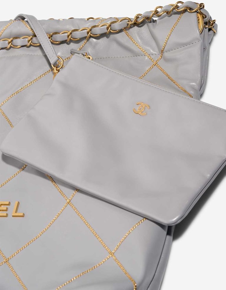 Chanel 22 Large Calf Grey Signs of wear | Sell your designer bag