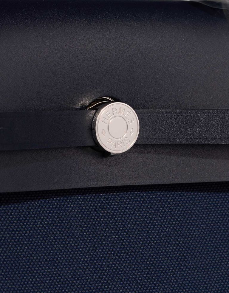 Hermès Herbag 39 Vache Hunter / Toile Bleu Indigo / Bleu Marine Closing System | Sell your designer bag