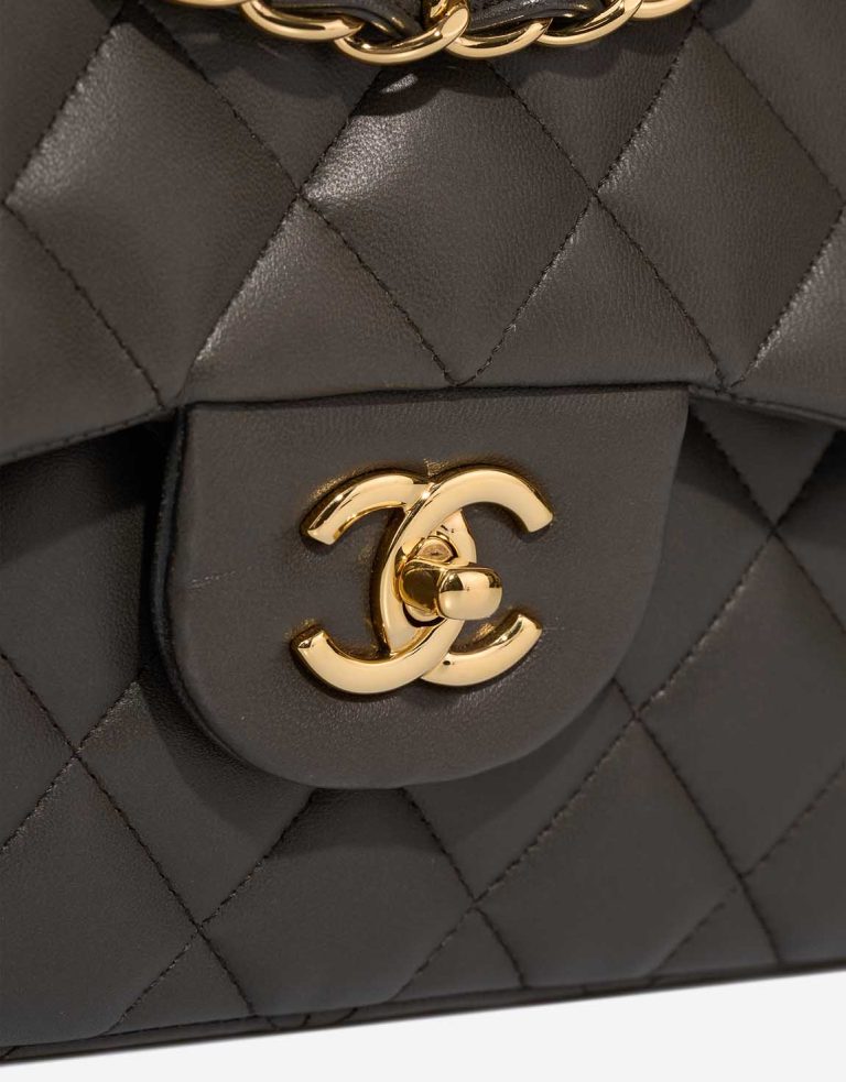Chanel Timeless Jumbo Lamb Anthracite Closing System | Sell your designer bag
