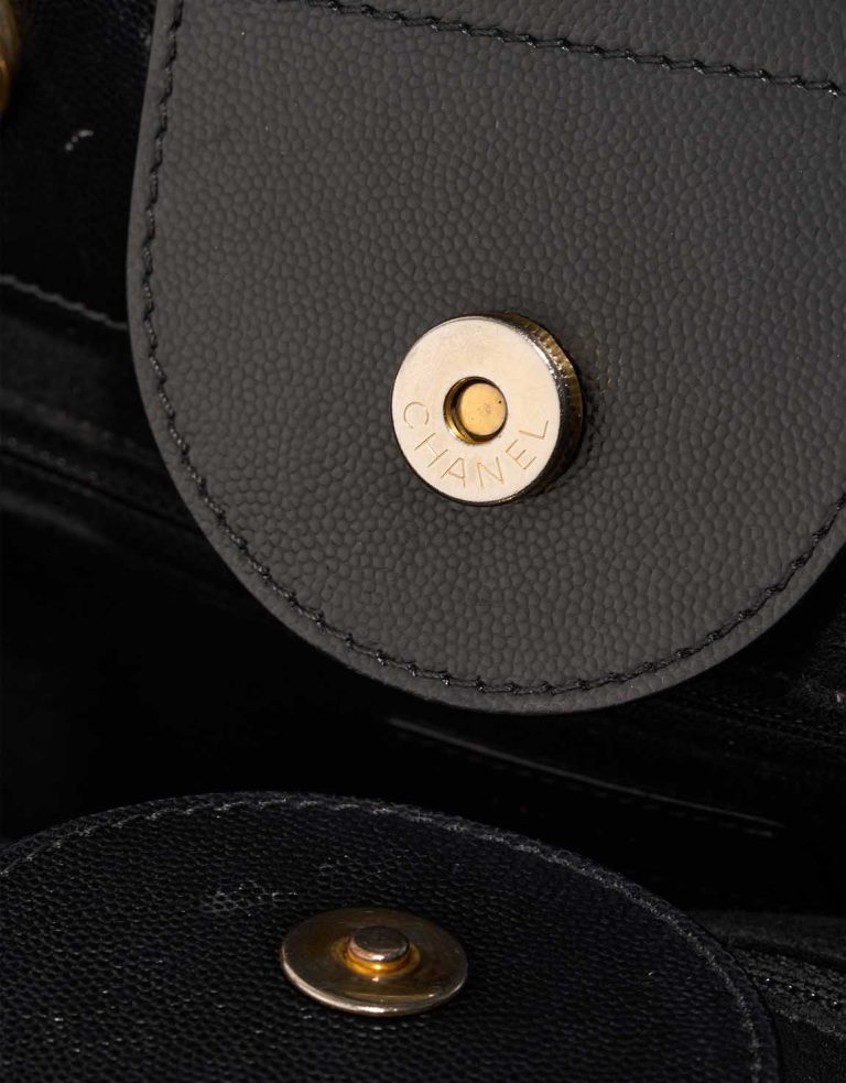 Pre-owned Chanel bag Deauville Small Caviar Black Black | Sell your designer bag on Saclab.com