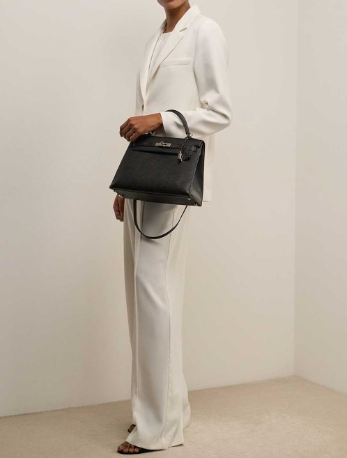 Hermès Kelly 32 Epsom Black on Model | Sell your designer bag