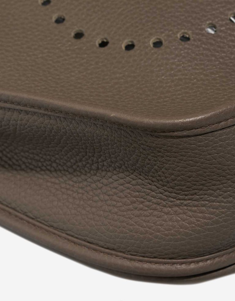 Hermès Evelyne 33 Taurillon Clémence Gris Étain Signs of wear | Sell your designer bag