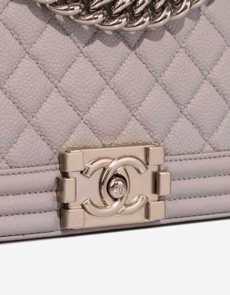 Chanel Boy Old Medium Caviar Light Grey Closing System | Sell your designer bag