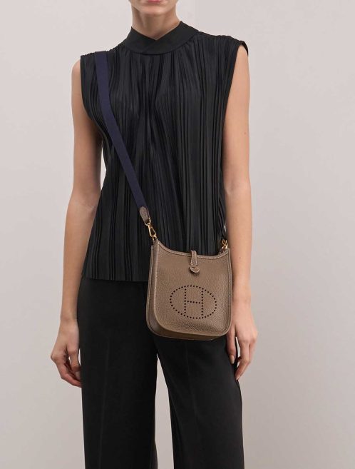 Hermès Evelyne 16 Clémence Étoupe on Model | Sell your designer bag