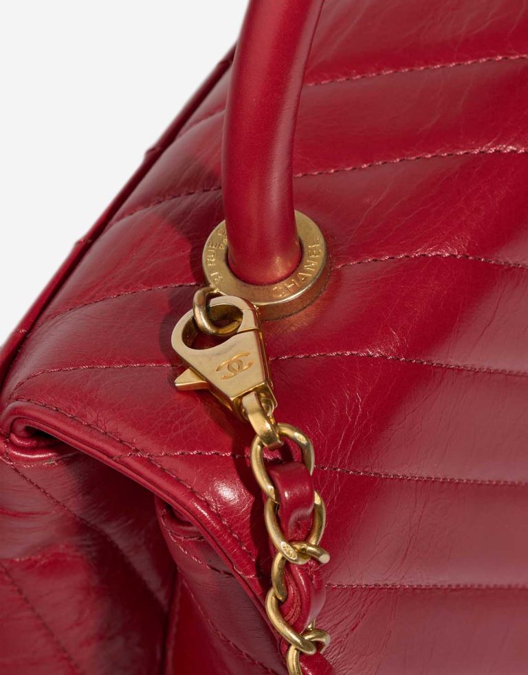 Chanel Timeless Handle Medium Crinkled Calf Red Signs of wear | Sell your designer bag