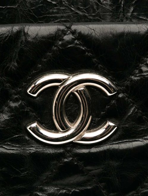 Chanel Executive Tote Medium Calf Black Closing System | Sell your designer bag