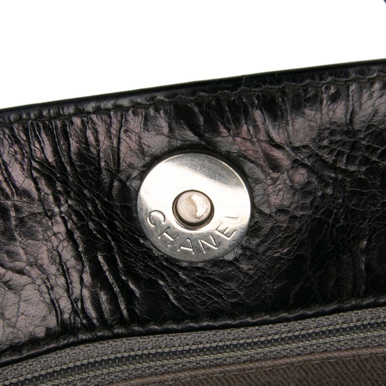 Chanel Executive Tote Medium Calf Black Signs of wear | Sell your designer bag