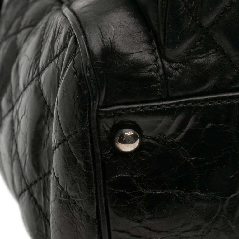 Chanel Executive Tote Medium Calf Black Signs of wear | Sell your designer bag