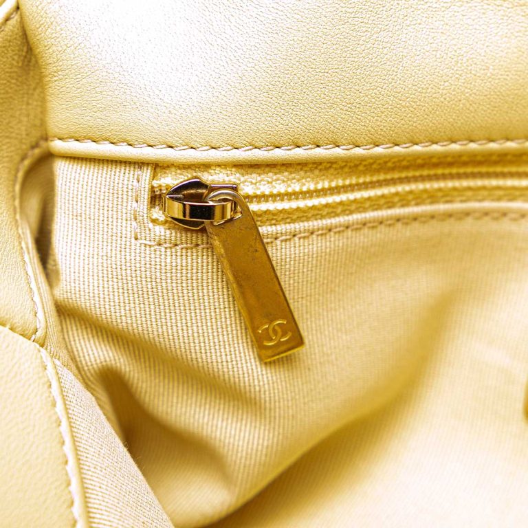 Chanel 19 Flap Bag Lamb Yellow Signs of wear | Sell your designer bag