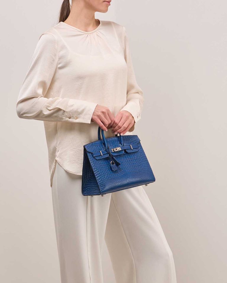 Hermès Birkin 25 Aizome Porosus Crocodile Ai on Model | Sell your designer bag