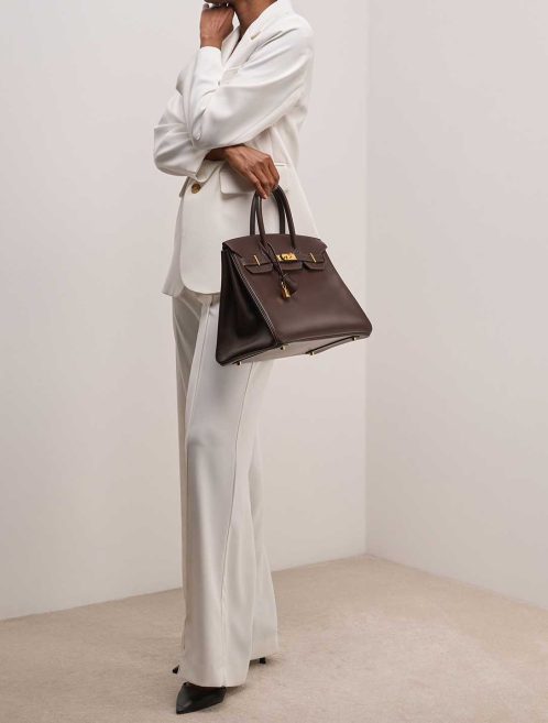 Hermès Birkin 35 Epsom Chocolat on Model | Sell your designer bag