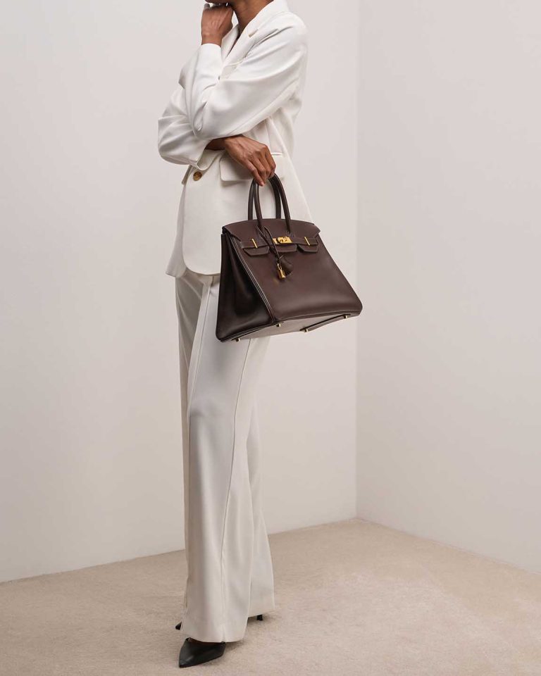 Hermès Birkin 35 Epsom Chocolat on Model | Sell your designer bag
