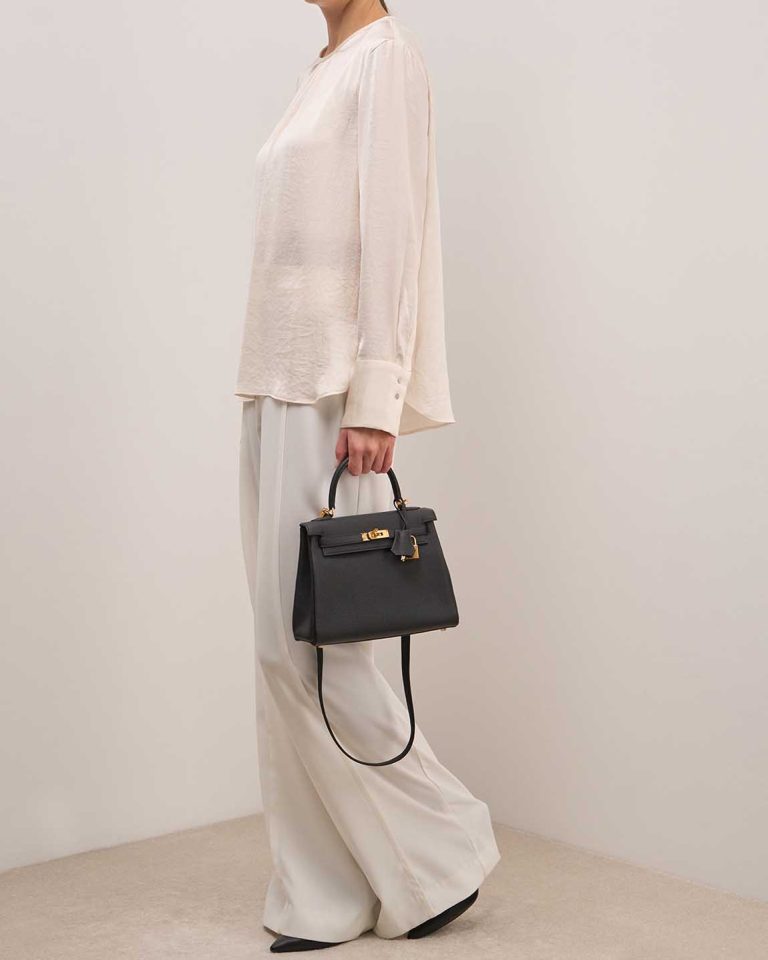 Hermès Kelly 25 Togo Black Front | Sell your designer bag