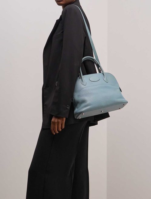Hermès Bolide 35 Clémence Bleu Jean on Model | Sell your designer bag