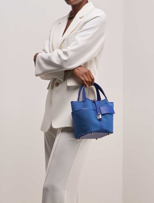 Hermès Picotin 18 Toile Goeland / Swift Bleu Royal on Model | Sell your designer bag
