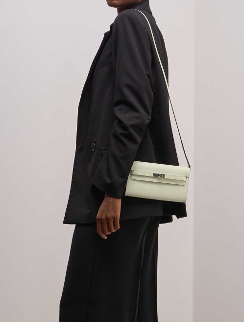 Hermès Kelly To Go Epsom Vert Fizz on Model | Sell your designer bag