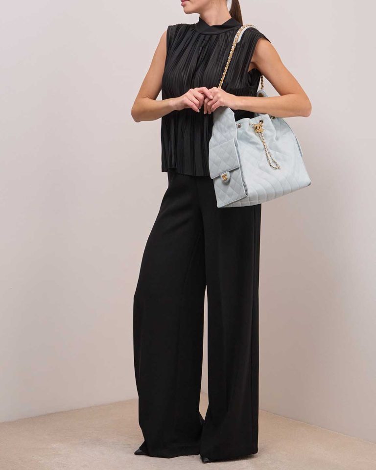 Chanel 25 Small Caviar Light Blue Front | Sell your designer bag