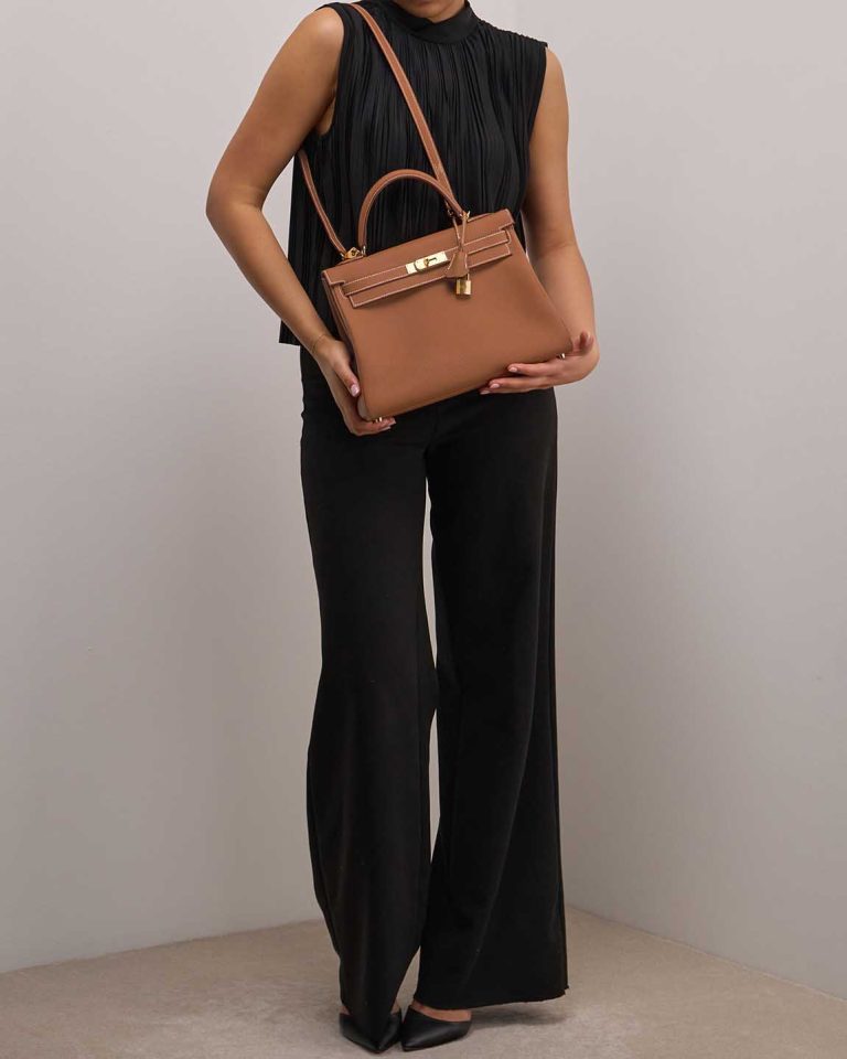 Hermès Kelly 28 Togo Gold Front | Sell your designer bag