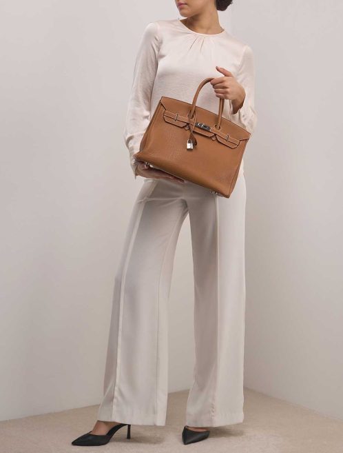 Hermès Birkin 35 Togo Gold on Model | Sell your designer bag