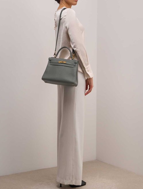 Hermès Kelly 28 Vert Amande on Model | Sell your designer bag
