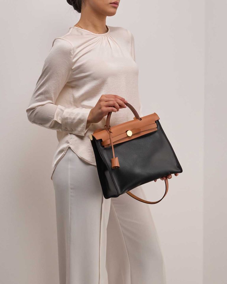 Hermès Herbag 31 Vache Hunter / Vache Naturel / Toile Black / Naturel / Multicolor Front | Sell your designer bag