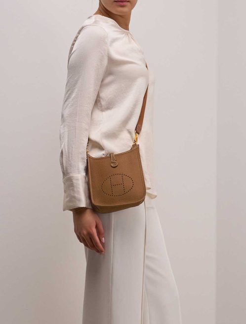Hermès Evelyne 16 Clémence Gold on Model | Sell your designer bag