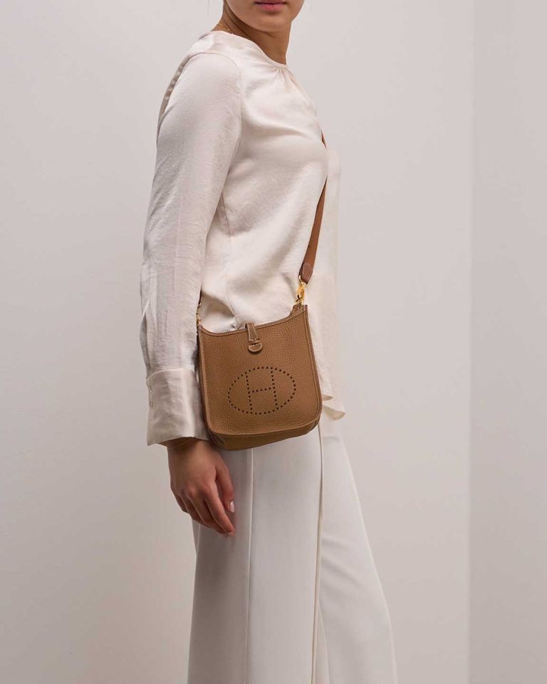 Hermès Evelyne 16 Clémence Gold Front | Sell your designer bag