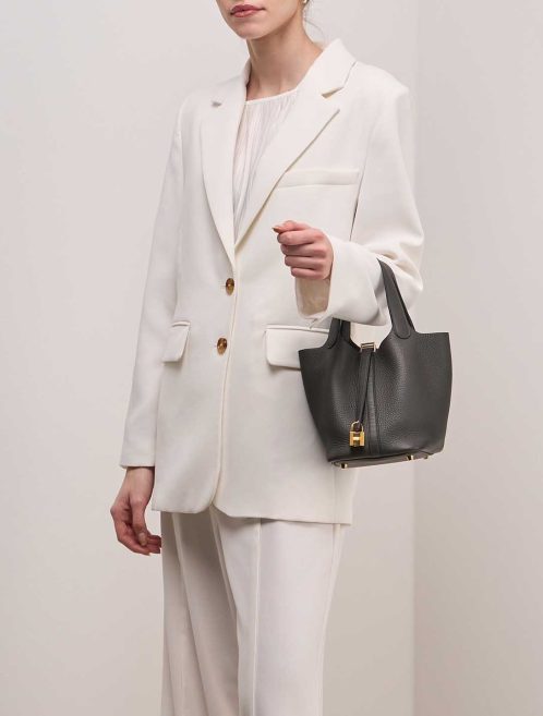 Hermès Picotin 18 Taurillon Clémence Dark Bronze on Model | Sell your designer bag