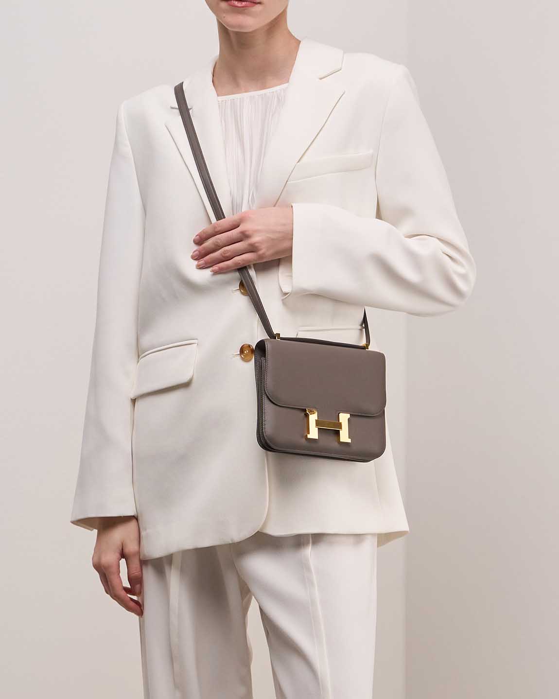 エナミ Hermès Constance 18 Swift Étain | SACLÀB