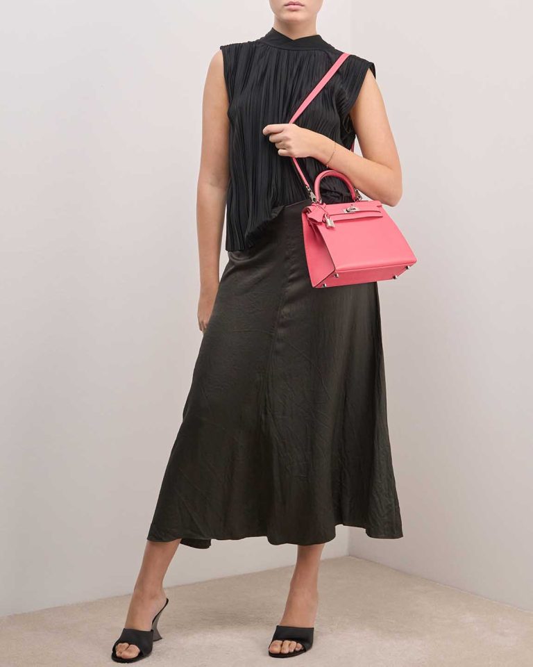 Hermès Kelly 25 Epsom Rose Azalée on Model | Sell your designer bag