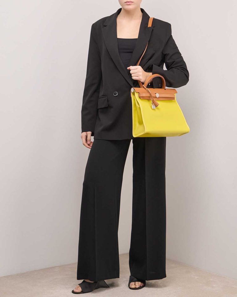 Hermès Herbag 31 Toile H / Vache Hunter Lime / Écru / Beige / Naturel on Model | Sell your designer bag