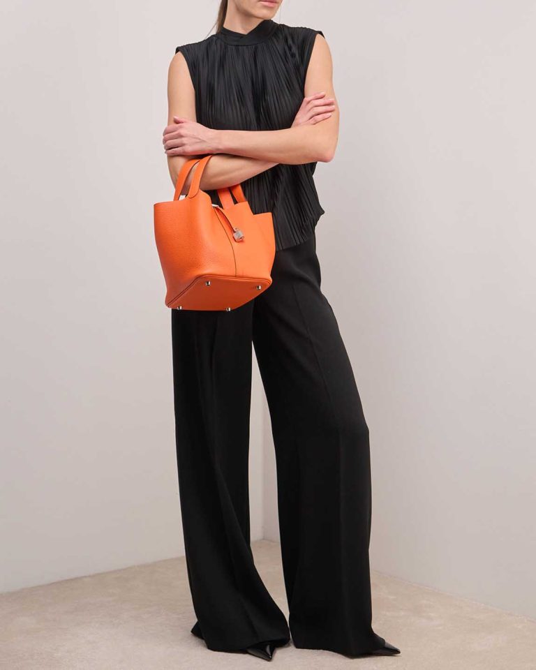 Hermès Picotin 22 Taurillon Clémence Orange Minium on Model | Sell your designer bag