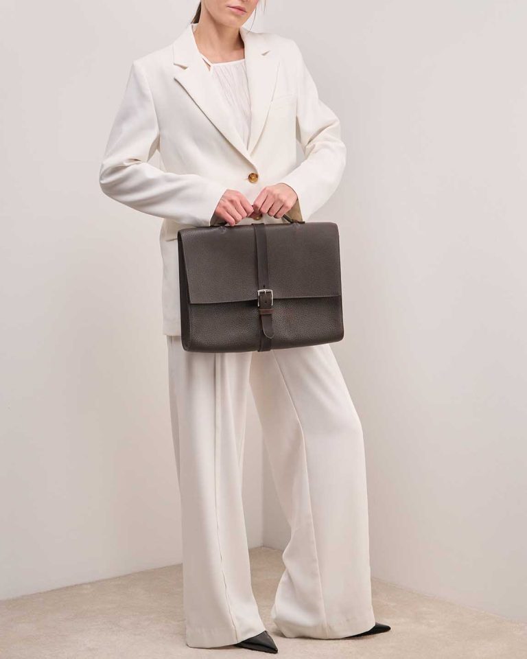 Hermès Dépêches 38 Togo Chocolat on Model | Sell your designer bag