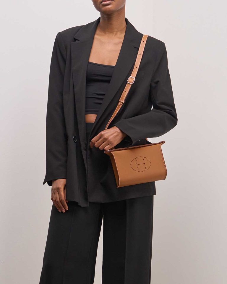 Hermès Videpoches Small Epsom Gold on Model | Sell your designer bag