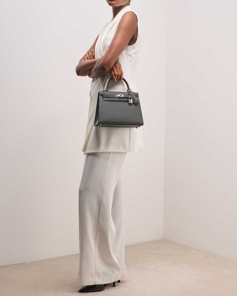 Hermès Kelly 25 Epsom Vert Mangrove on Model | Sell your designer bag