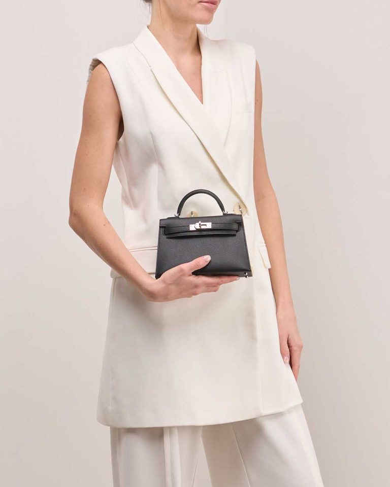 Hermès Kelly Mini Black on Model | Sell your designer bag